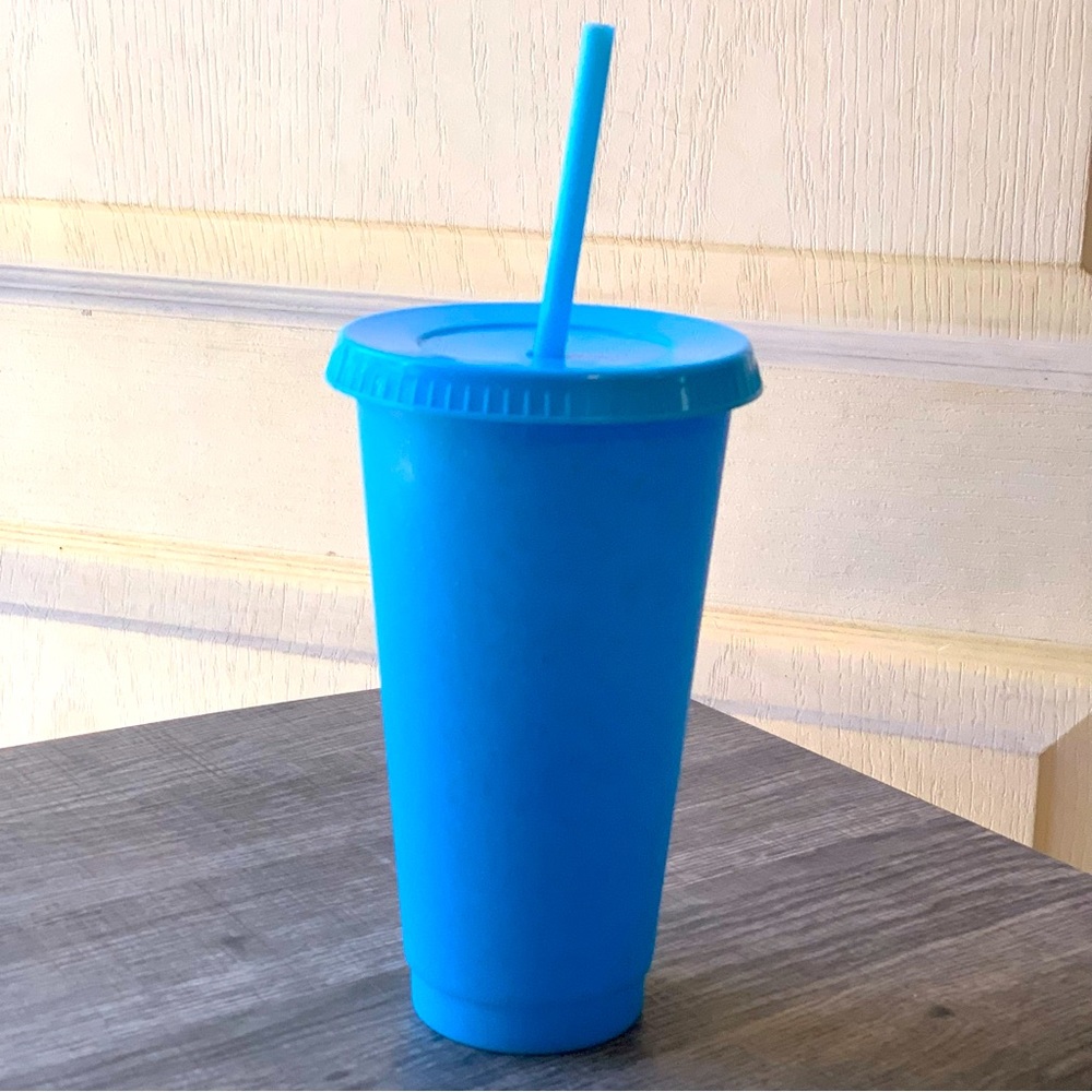 🍒🍒 24oz Light Blue & Glitter Tumbler